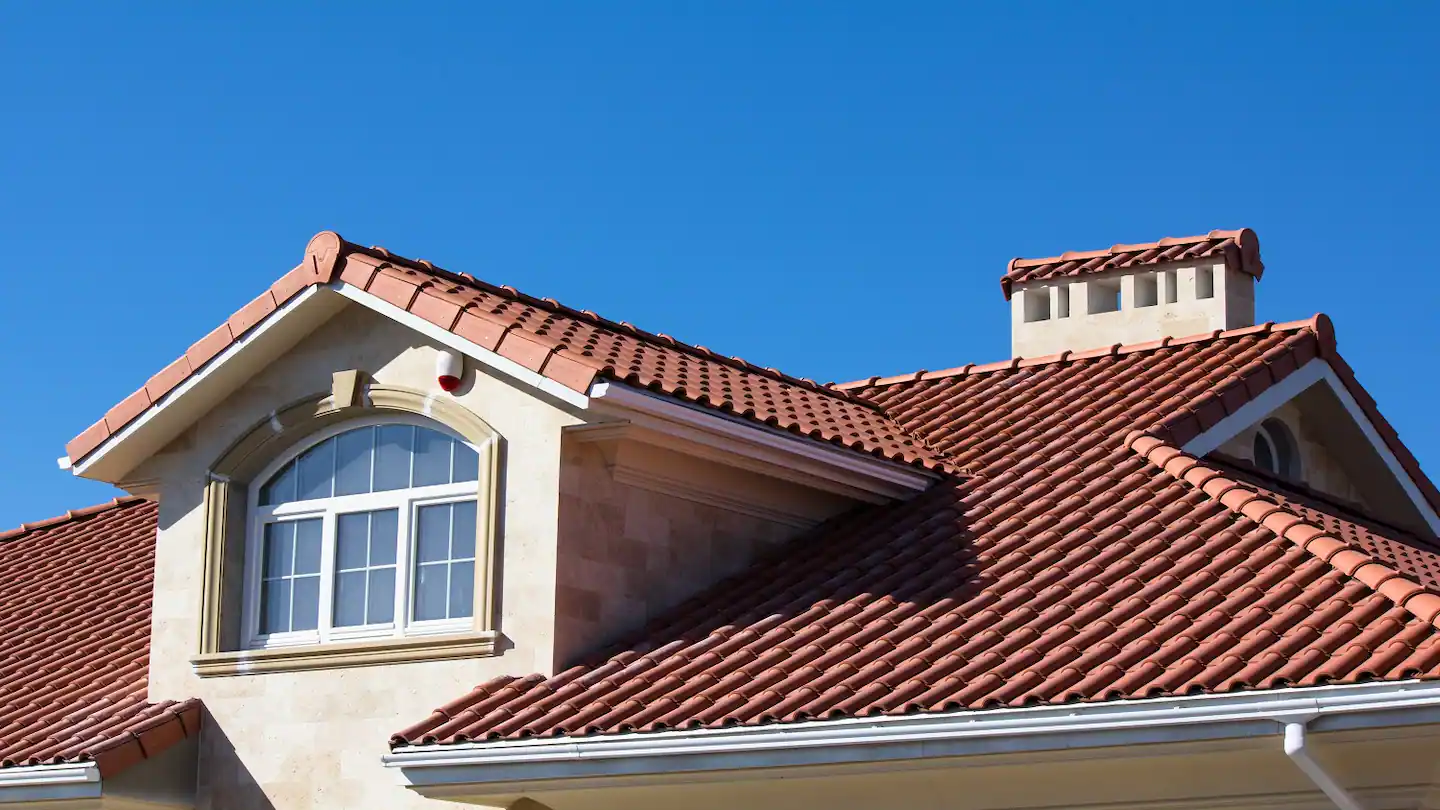 Read more about the article How Much Does It Cost To Replace A Roof On A 2200 Square Foot House?